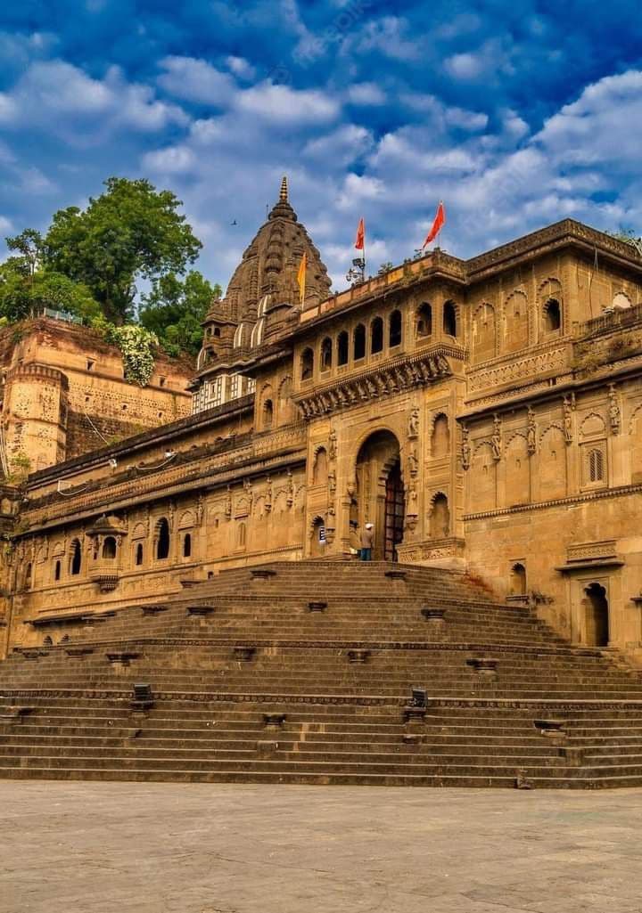 Ahilya Fort & Palace